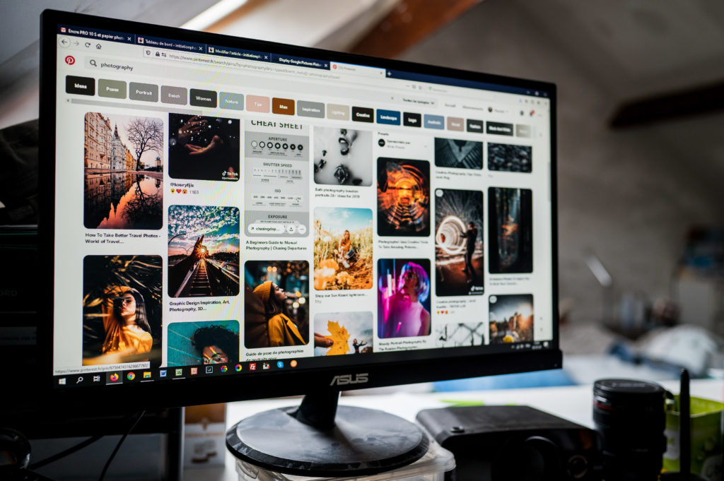 Photo d'un écran d'ordinateur montrant une galerie d'images