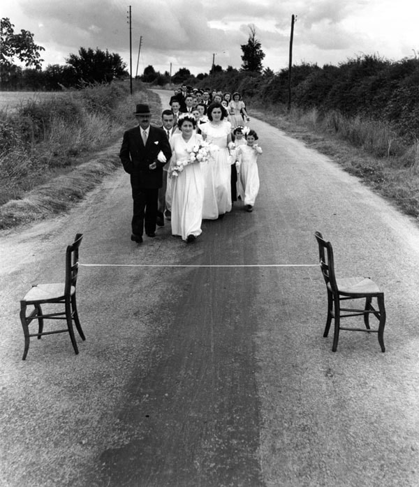 Le Ruban de la Mariée (1951) © Robert Doisneau